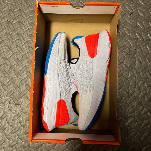 Nike React Phantom Run FK 2 Football Grey/Black DV2179-001 Women's Size … - Picture 3 of 4